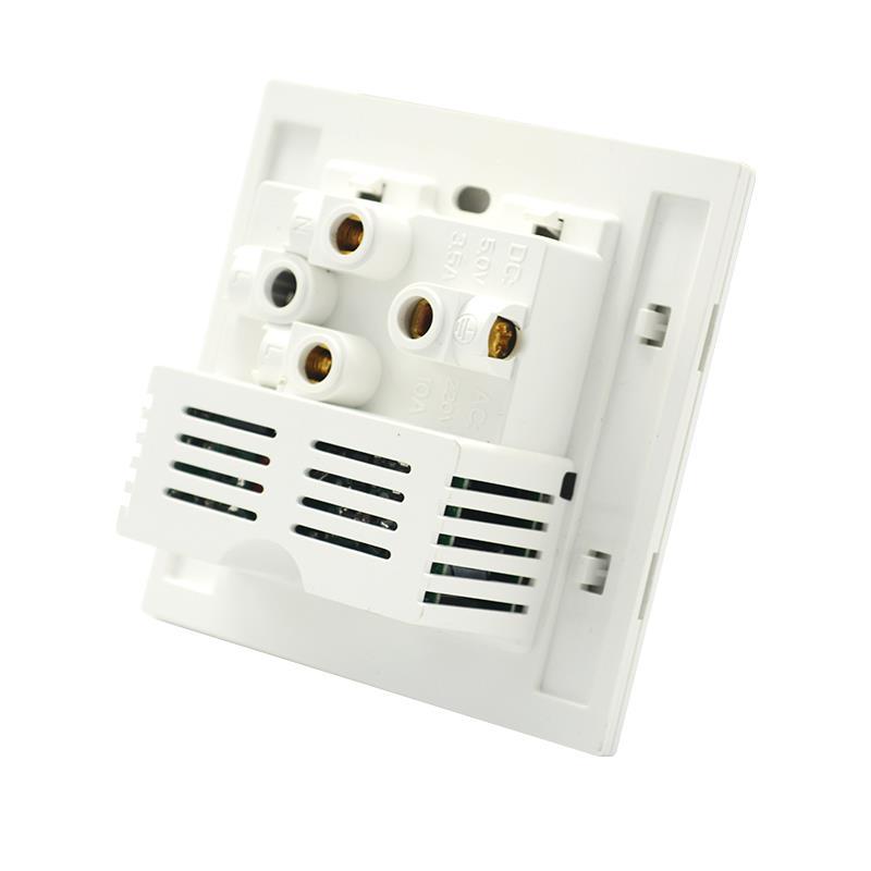 Smart single socket with USB